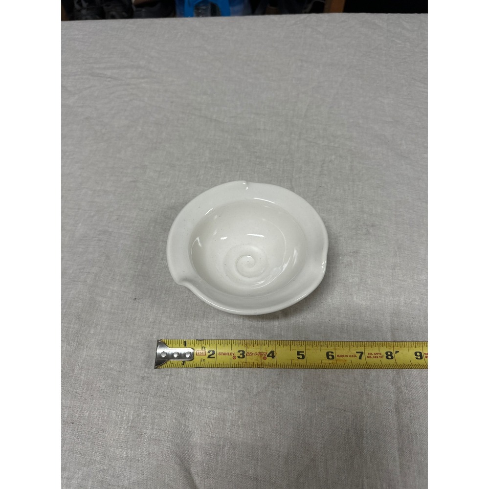 Handmade Studio Pottery Signed Clai Cream White Wavy Rim Spiral Bowl 5 inch
